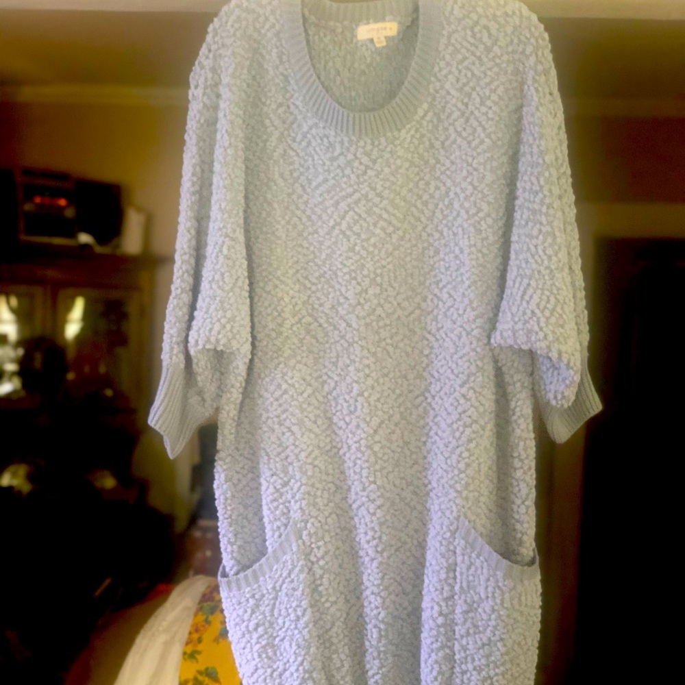Long sweater with pockets light blue